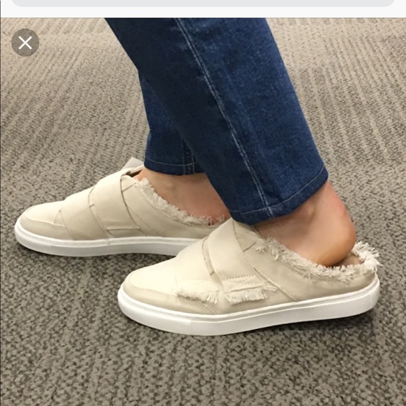 Universal thread slip on sneaker sz 8 - Picture 6 of 6